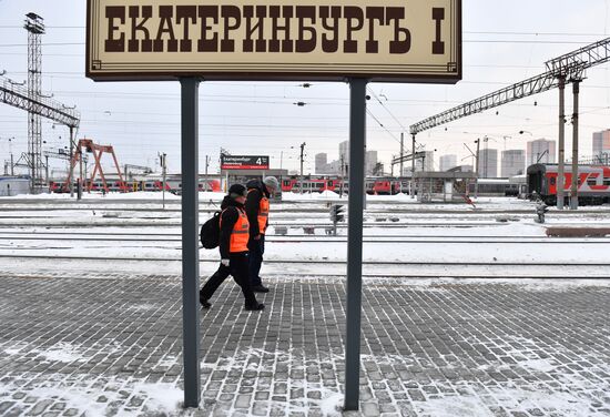 Первый самостоятельный рейс женщины-машиниста электровоза О. Соколовой