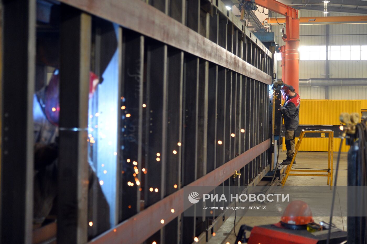 Производство тяжелой техники на машиностроительном заводе "УралСпецТранс"