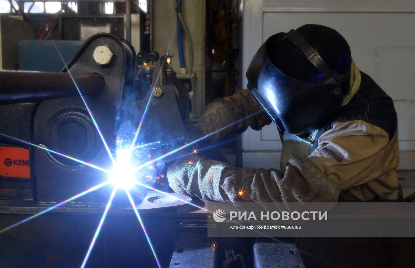 Производство тяжелой техники на машиностроительном заводе "УралСпецТранс"