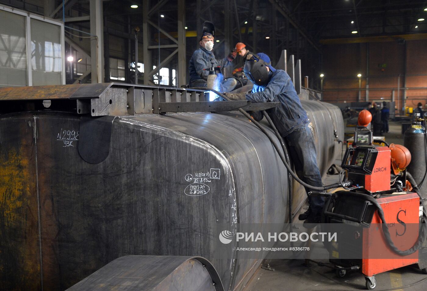 Производство тяжелой техники на машиностроительном заводе "УралСпецТранс"