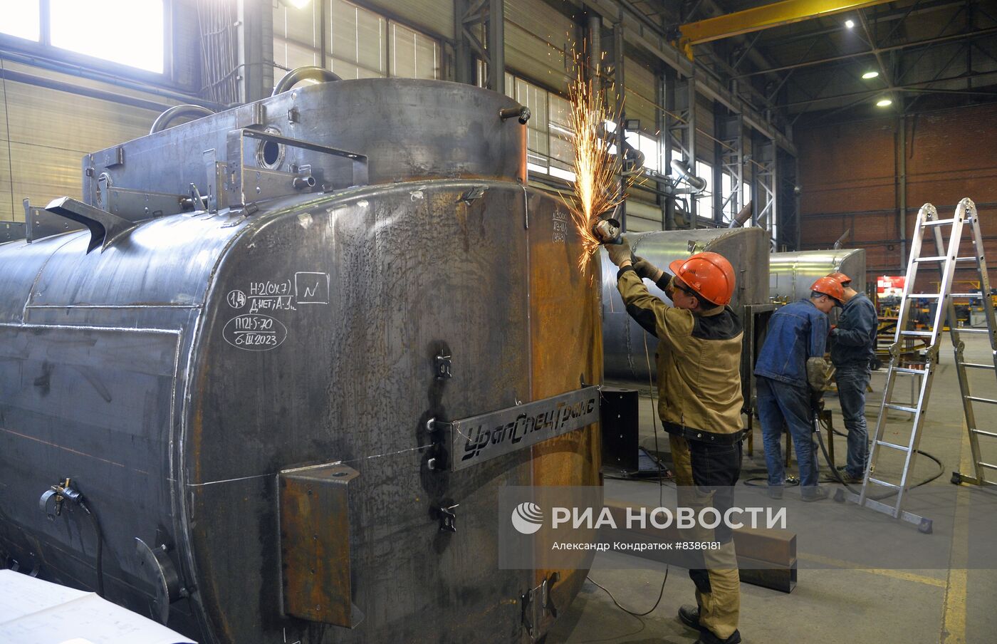 Производство тяжелой техники на машиностроительном заводе "УралСпецТранс"