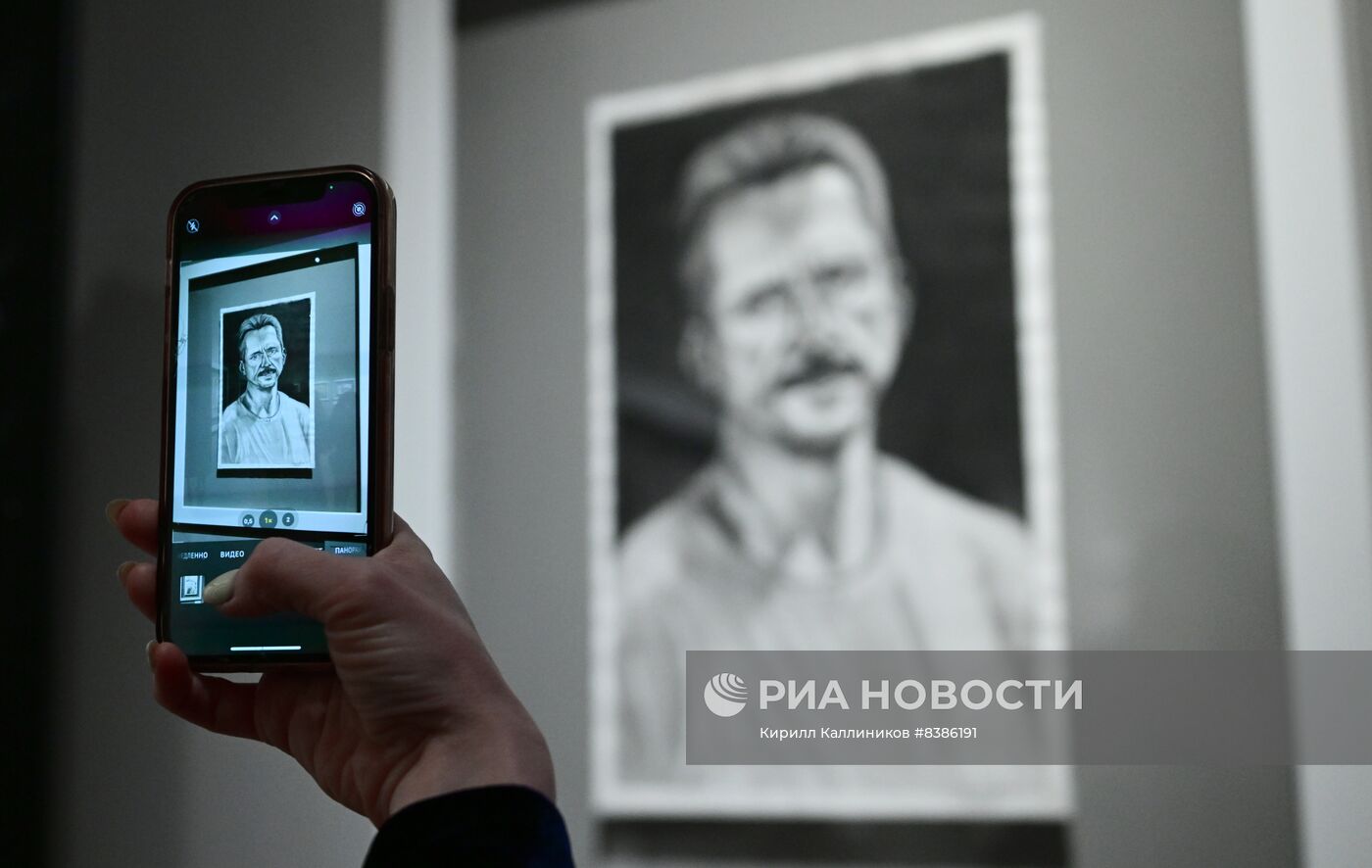 Выставка картин Виктора Бута "Берег мой тонкой линией"