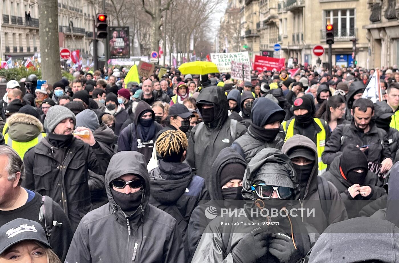 Акция протеста против пенсионной реформы в Париже