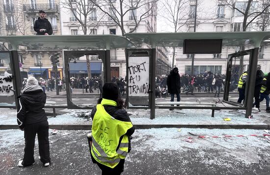 Акция протеста против пенсионной реформы в Париже