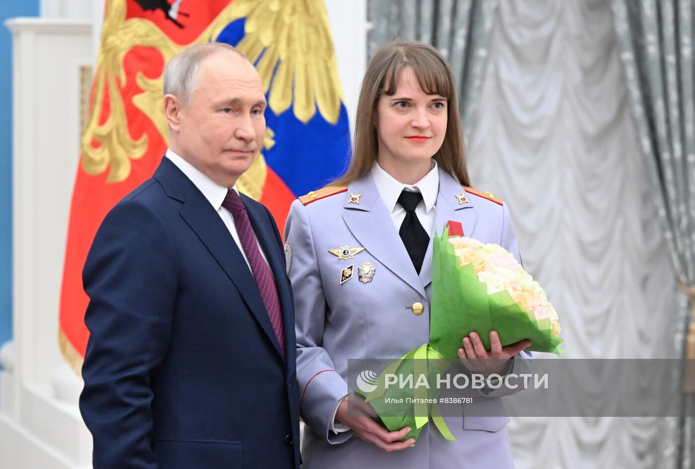 Президент РФ В. Путин вручил государственные награды выдающимся женщинам России