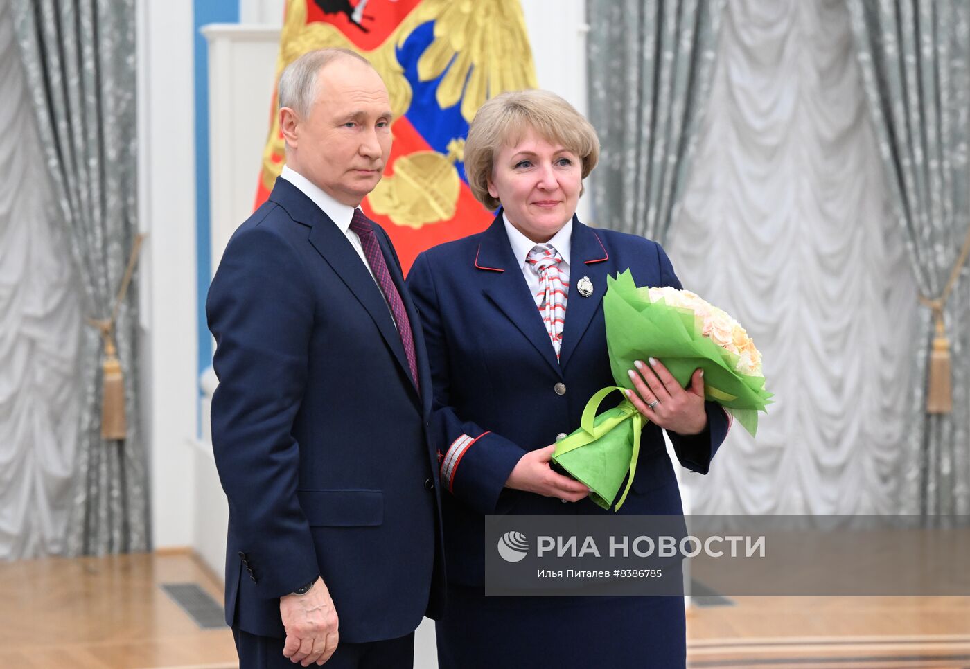 Президент РФ В. Путин вручил государственные награды выдающимся женщинам России