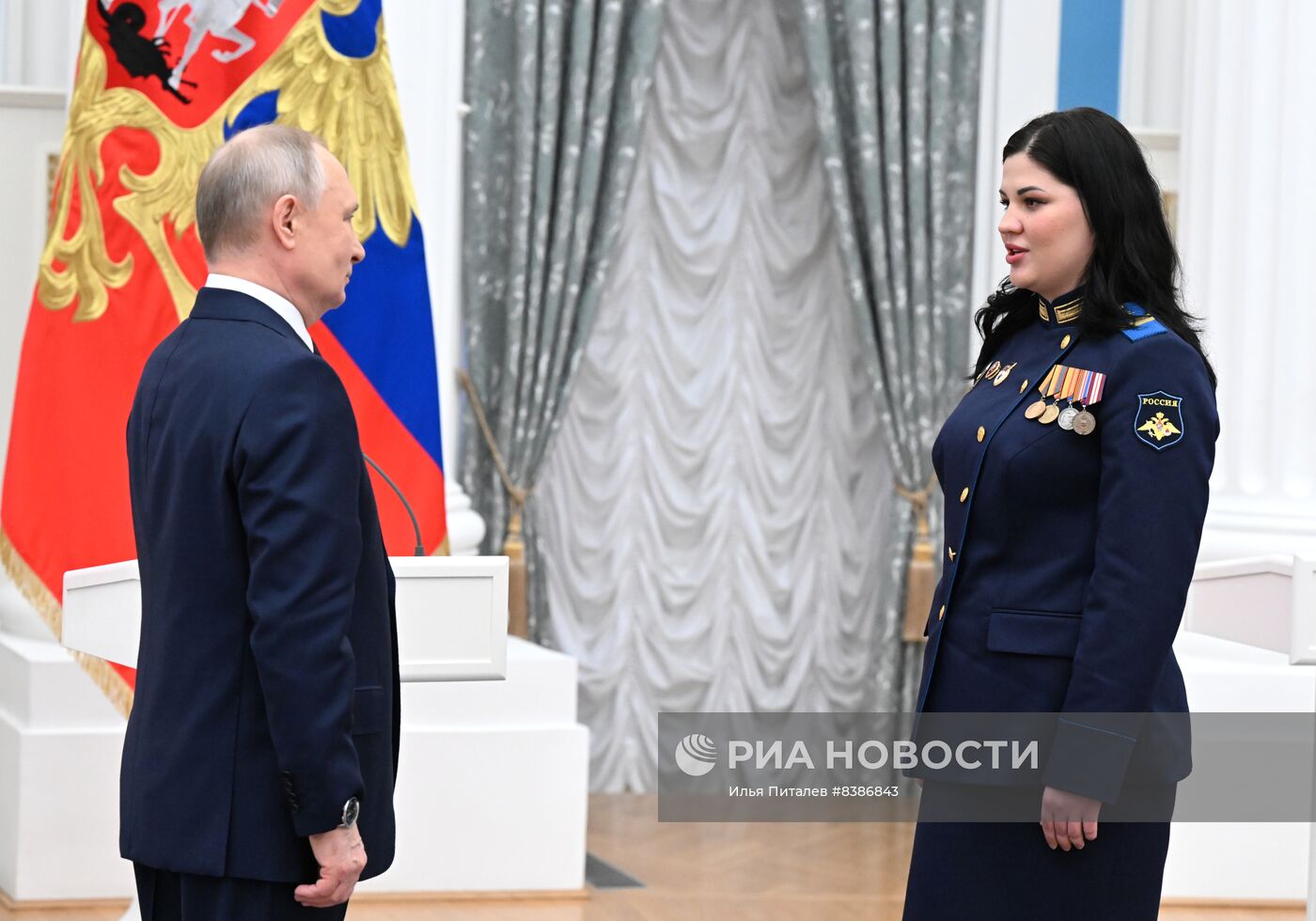 Президент РФ В. Путин вручил государственные награды выдающимся женщинам России