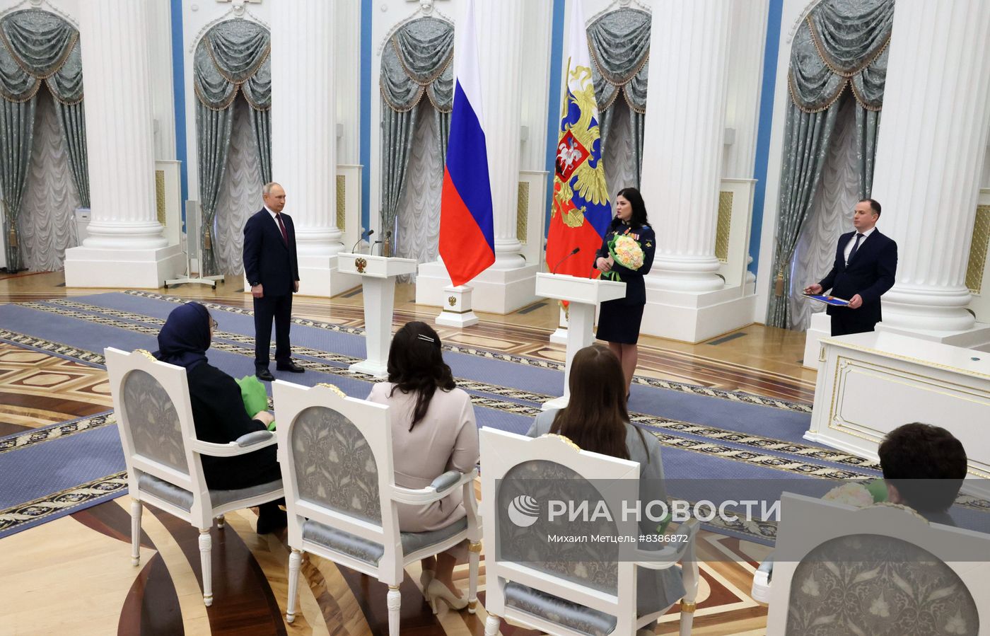 Президент РФ В. Путин вручил государственные награды выдающимся женщинам России