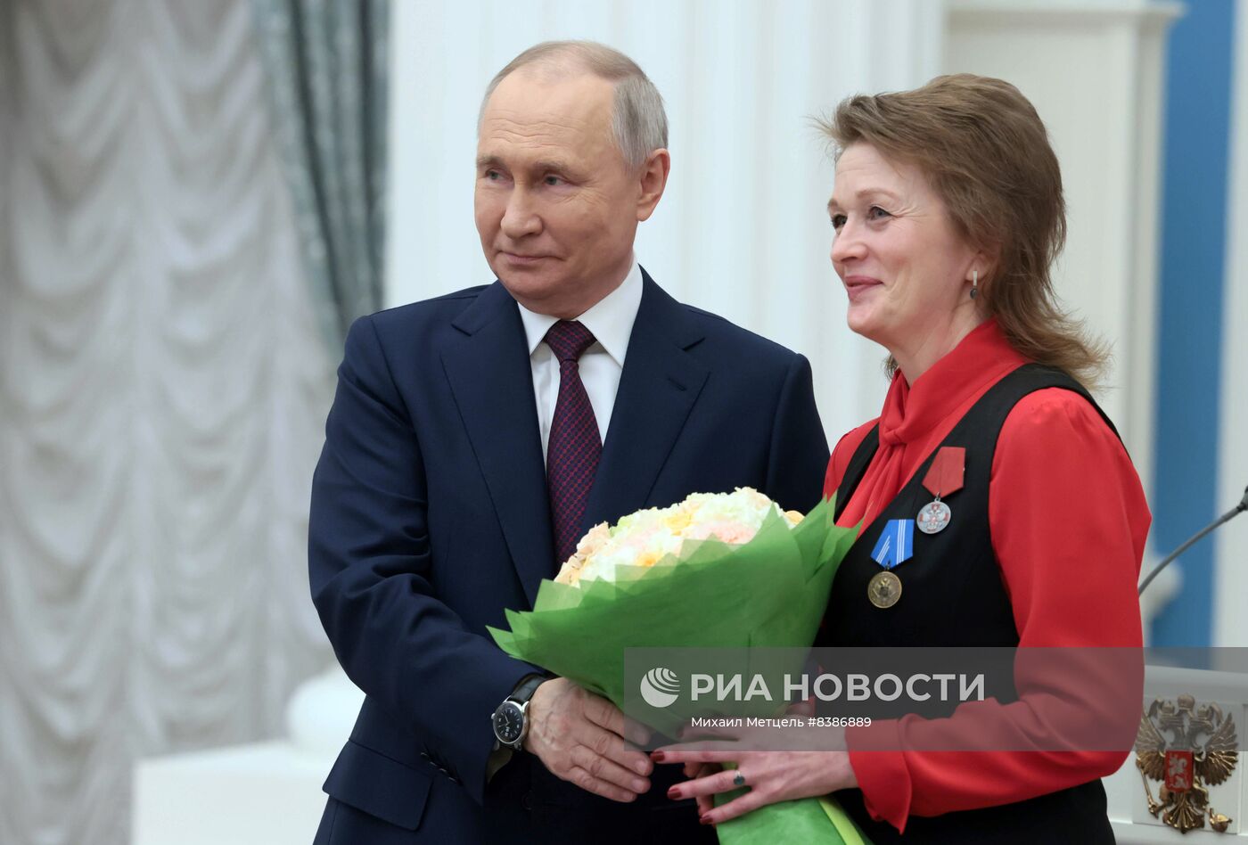 Президент РФ В. Путин вручил государственные награды выдающимся женщинам России