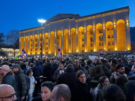 В Тбилиси проходит масштабная акция протеста