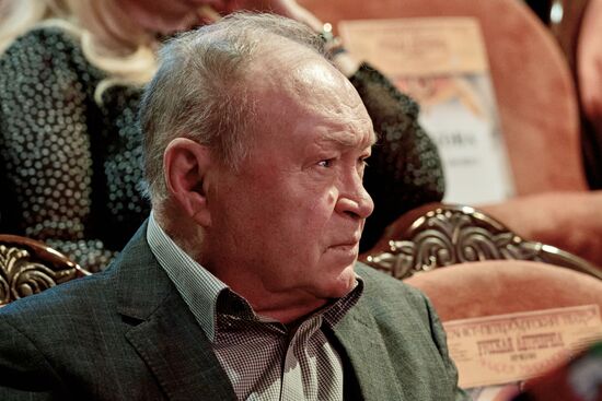 Вручение премии "Фигаро" имени А. Миронова в Санкт-Петербурге