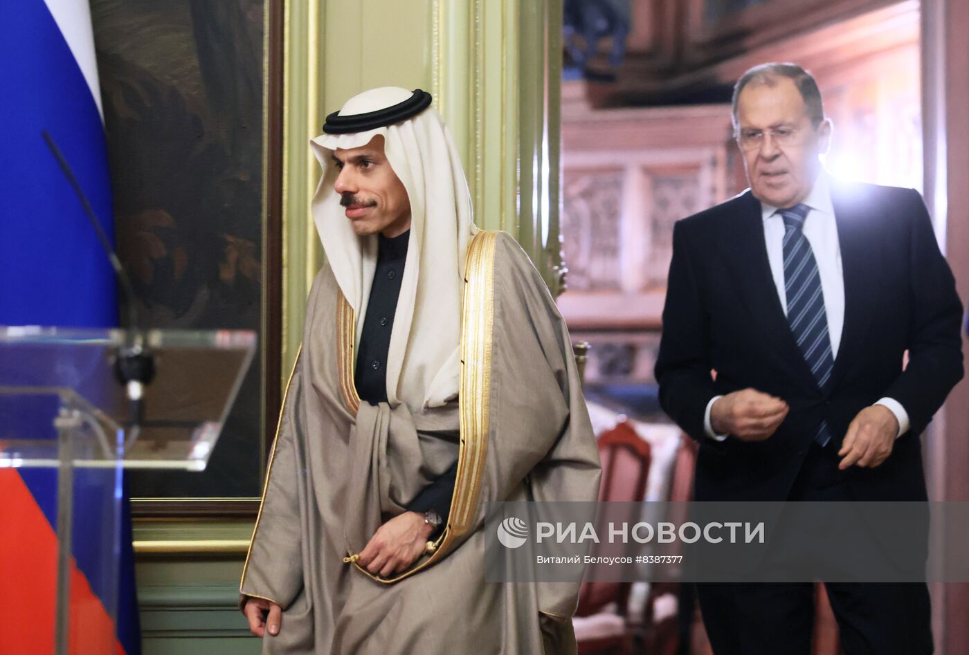 Встреча глав МИД РФ и Саудовской Аравии С. Лаврова и Ф. бен Фархана Аль Сауда