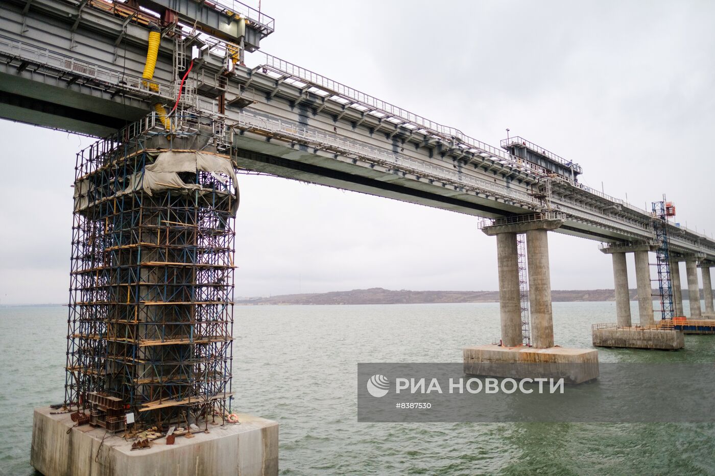 Завершен монтаж первого пролетного строения железнодорожной части Крымского моста