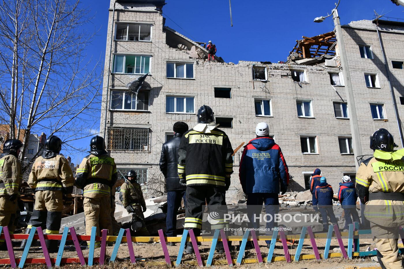Ликвидация последствий взрыва газа в жилом доме в Чите