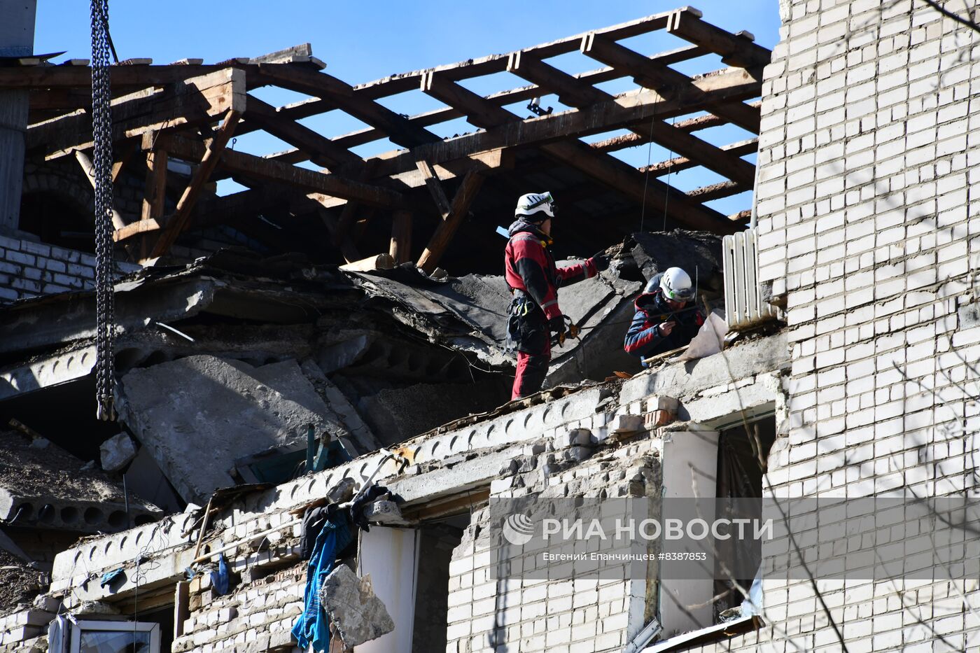 Ликвидация последствий взрыва газа в жилом доме в Чите