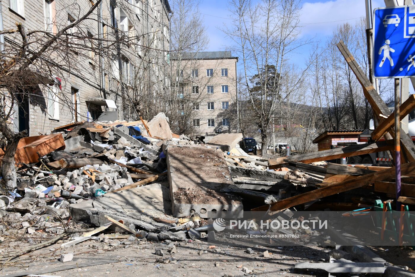 Ликвидация последствий взрыва газа в жилом доме в Чите