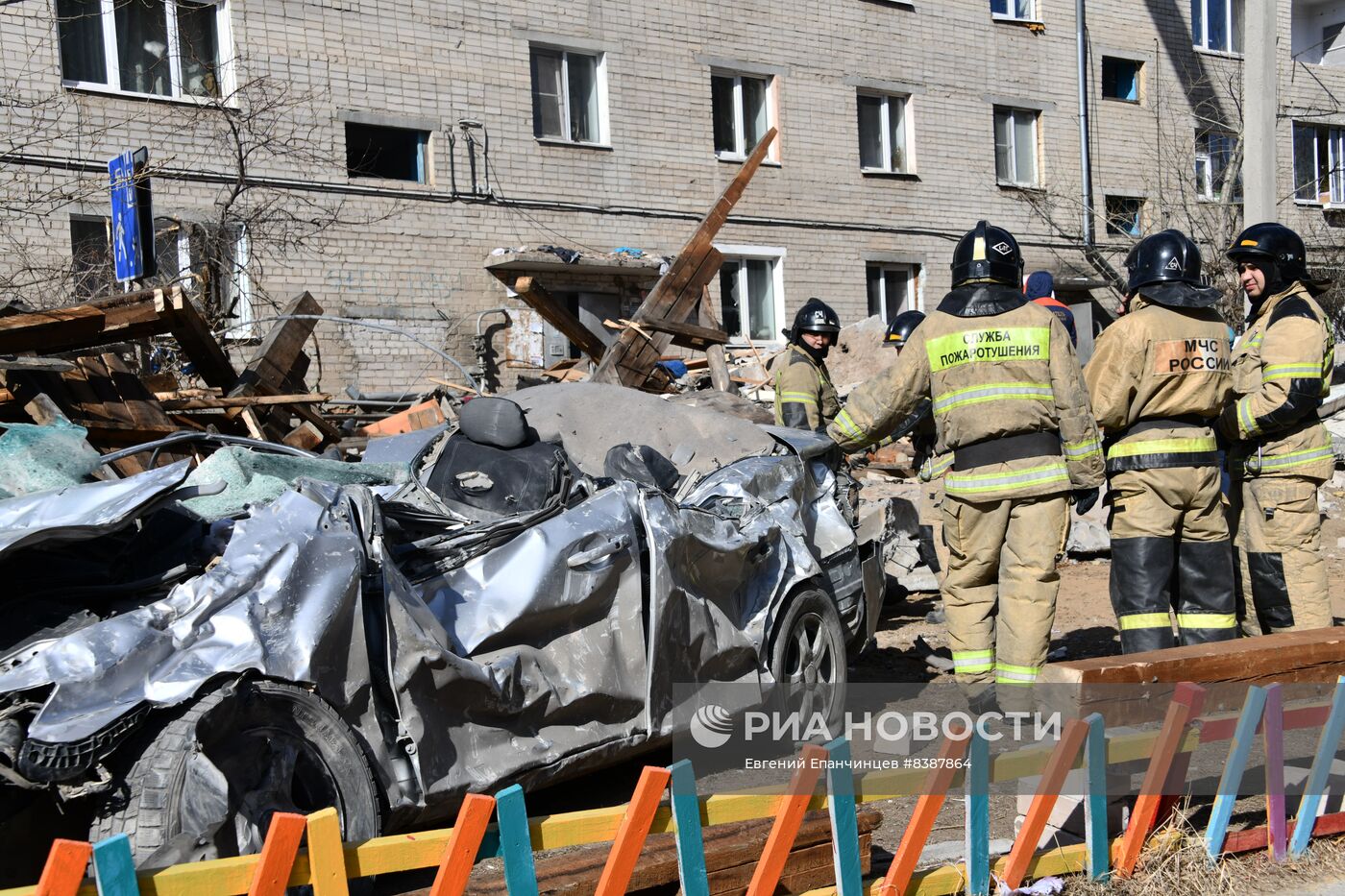 Ликвидация последствий взрыва газа в жилом доме в Чите