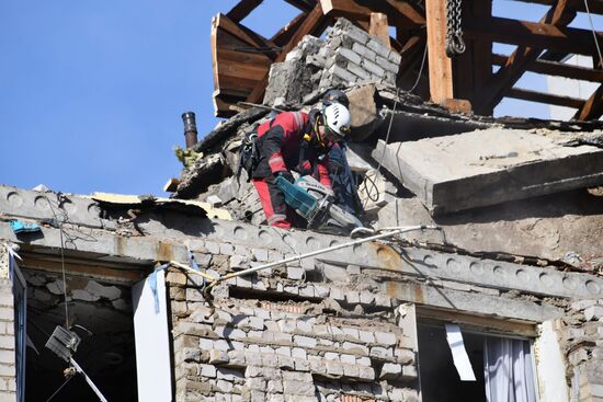 Ликвидация последствий взрыва газа в жилом доме в Чите