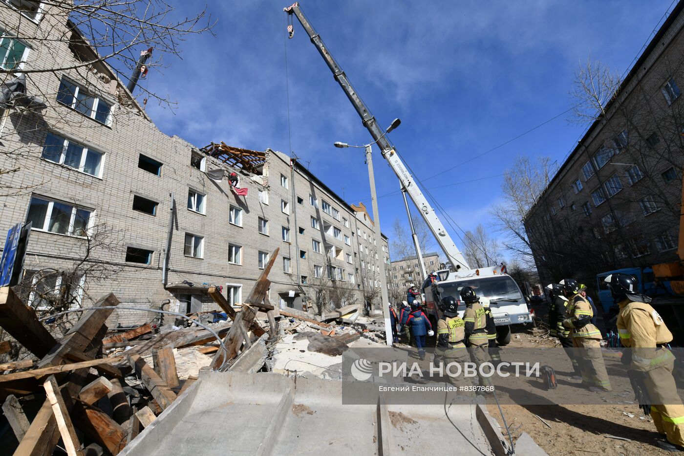 Ликвидация последствий взрыва газа в жилом доме в Чите