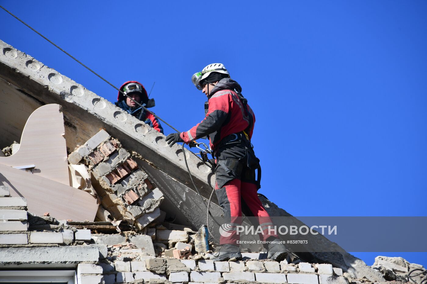 Ликвидация последствий взрыва газа в жилом доме в Чите