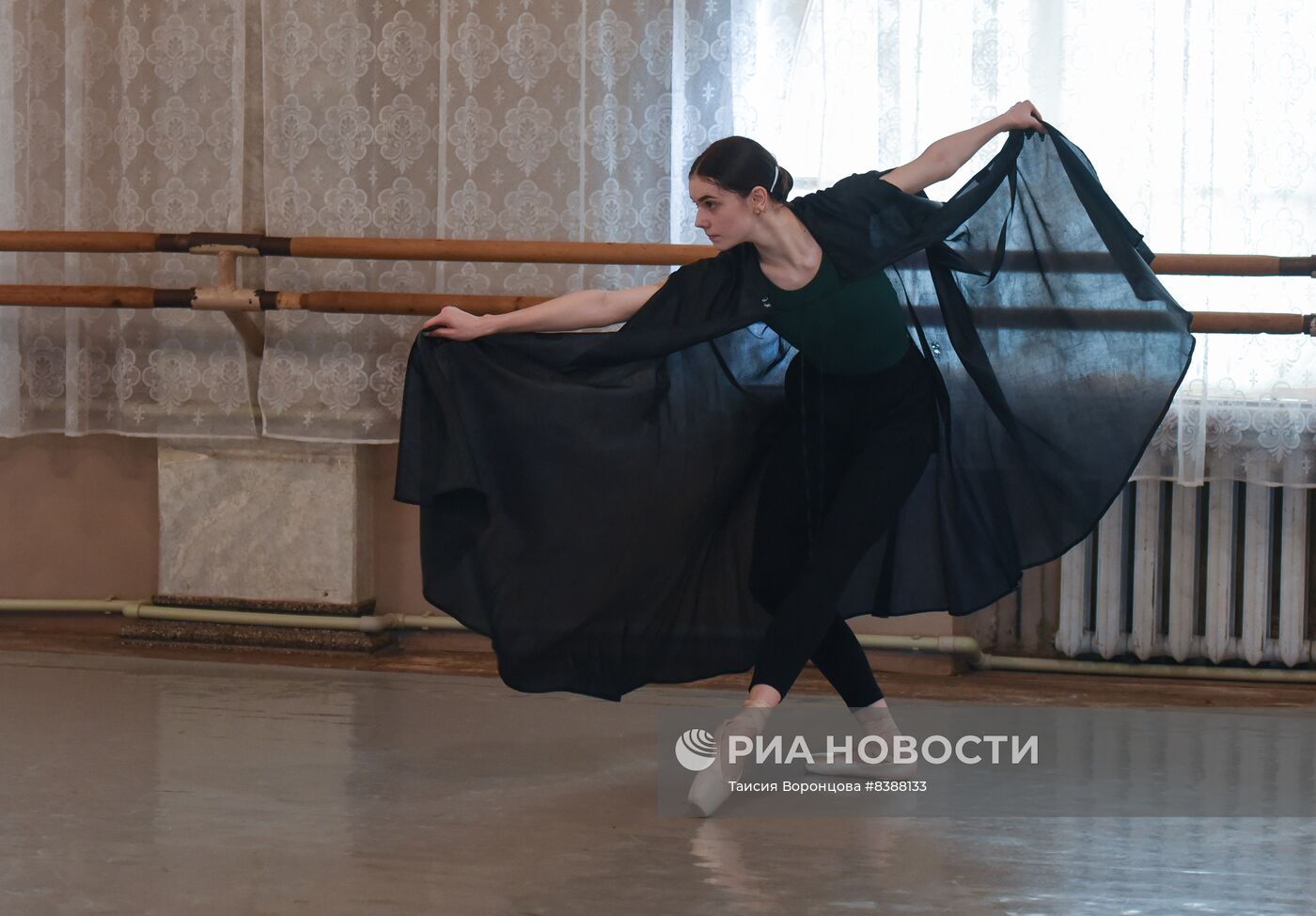 Репетиция балета в театре "Донбасс опера"