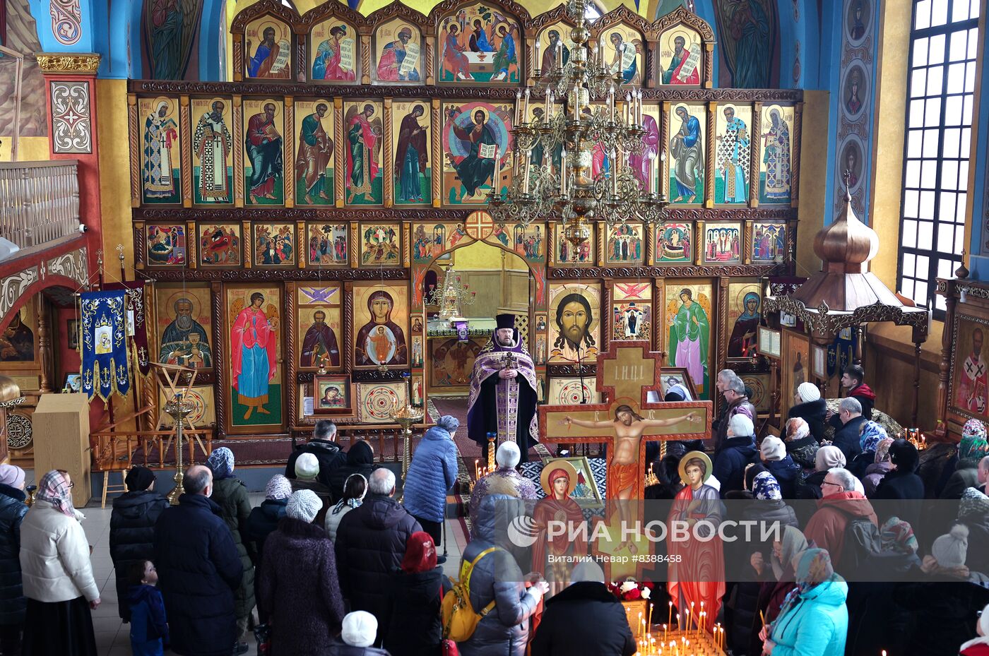 Пошив маскировочных сетей в храме Калининграда 