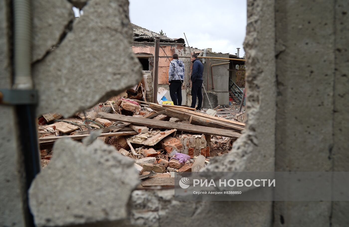 Последствия обстрела Калининского района Донецка | РИА Новости Медиабанк