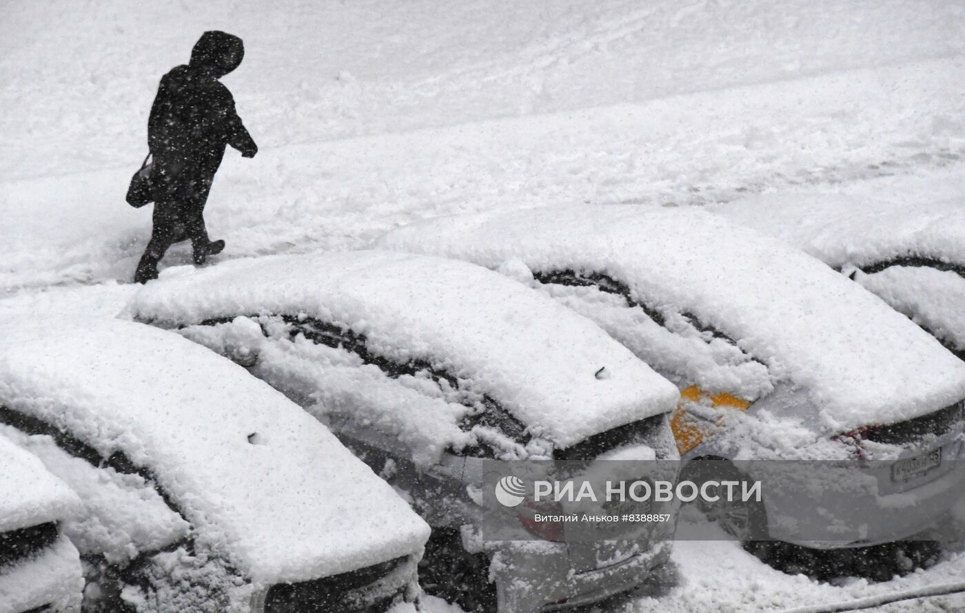 Снегопад во Владивостоке