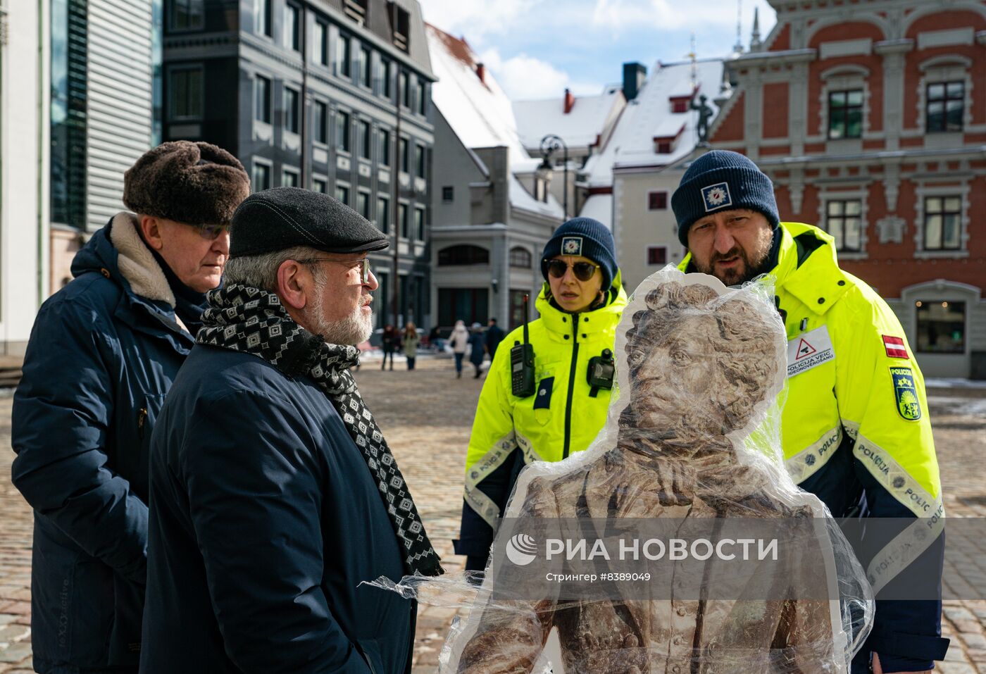 Митинг в защиту памятника Пушкину в Риге