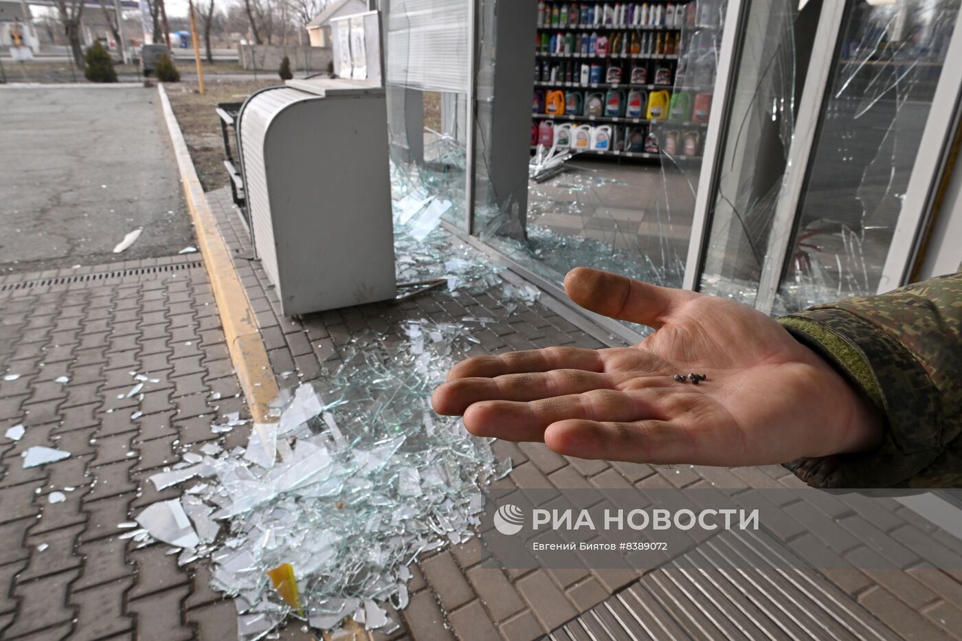 Последствия обстрела Перевальска в ЛНР из РСЗО HIMARS