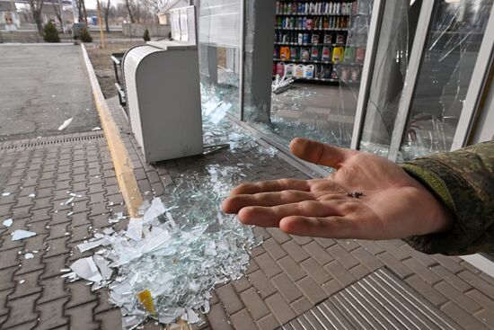 Последствия обстрела Перевальска в ЛНР из РСЗО HIMARS