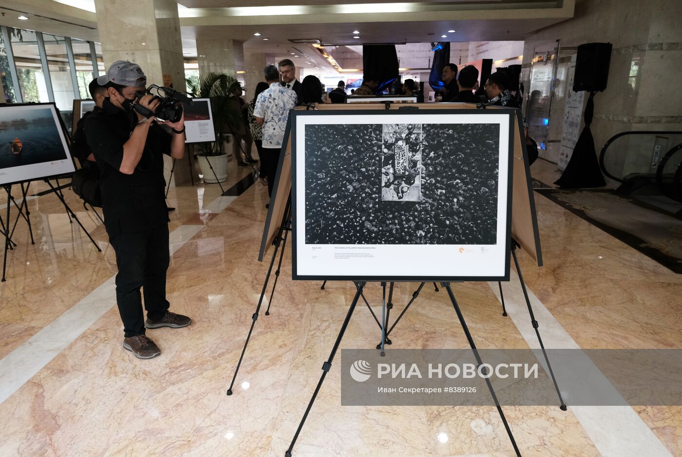 Открытие выставки победителей конкурса им. Андрея Стенина в Джакарте