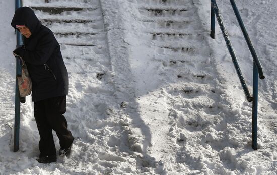 Последствия снегопада во Владивостоке