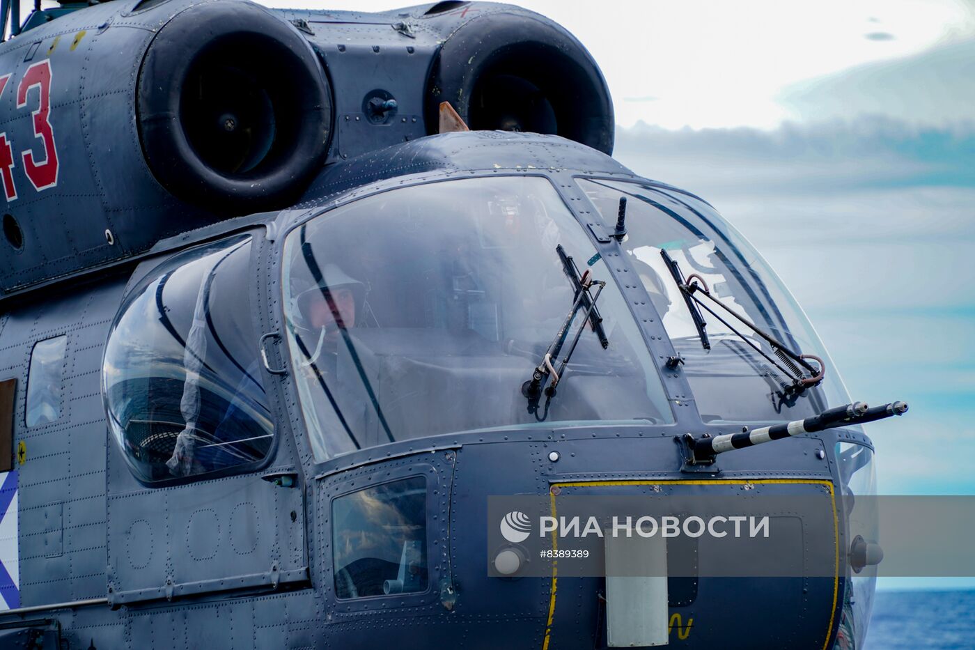 Вертолетчики Северного флота провели тренировку по поиску подводных лодок в Индийском океане