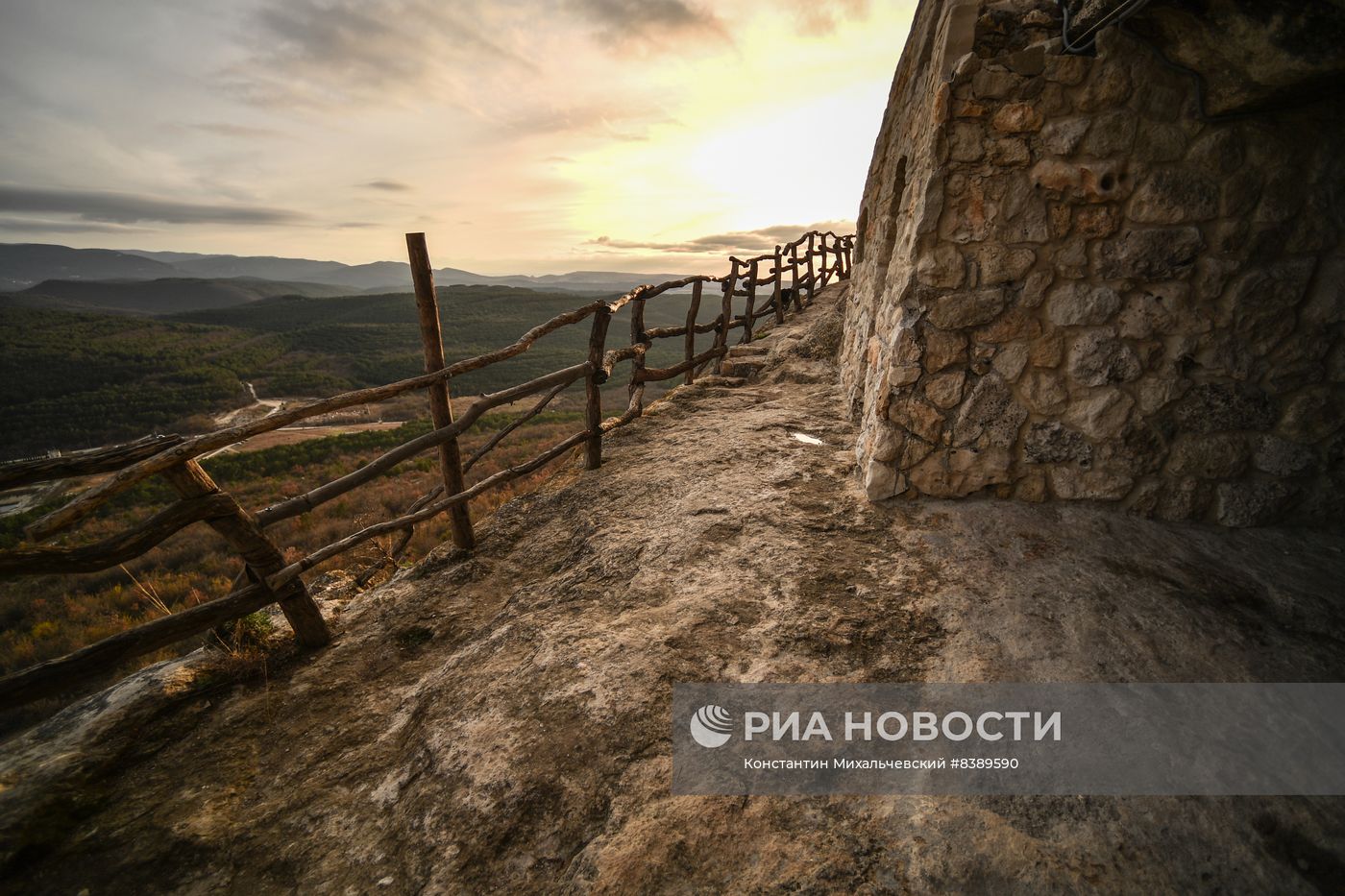 Пещерный монастырь Челтер-Мармара в Крыму