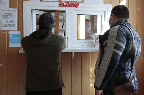 Сдача крови донорами в ДНР