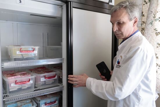 Сдача крови донорами в ДНР