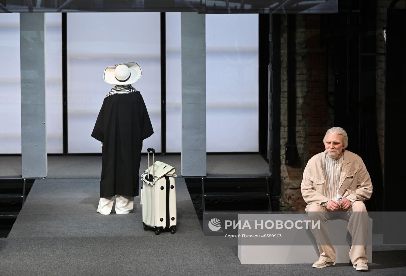Спектакль "Варшавская мелодия" в театре им. Е. Вахтангова
