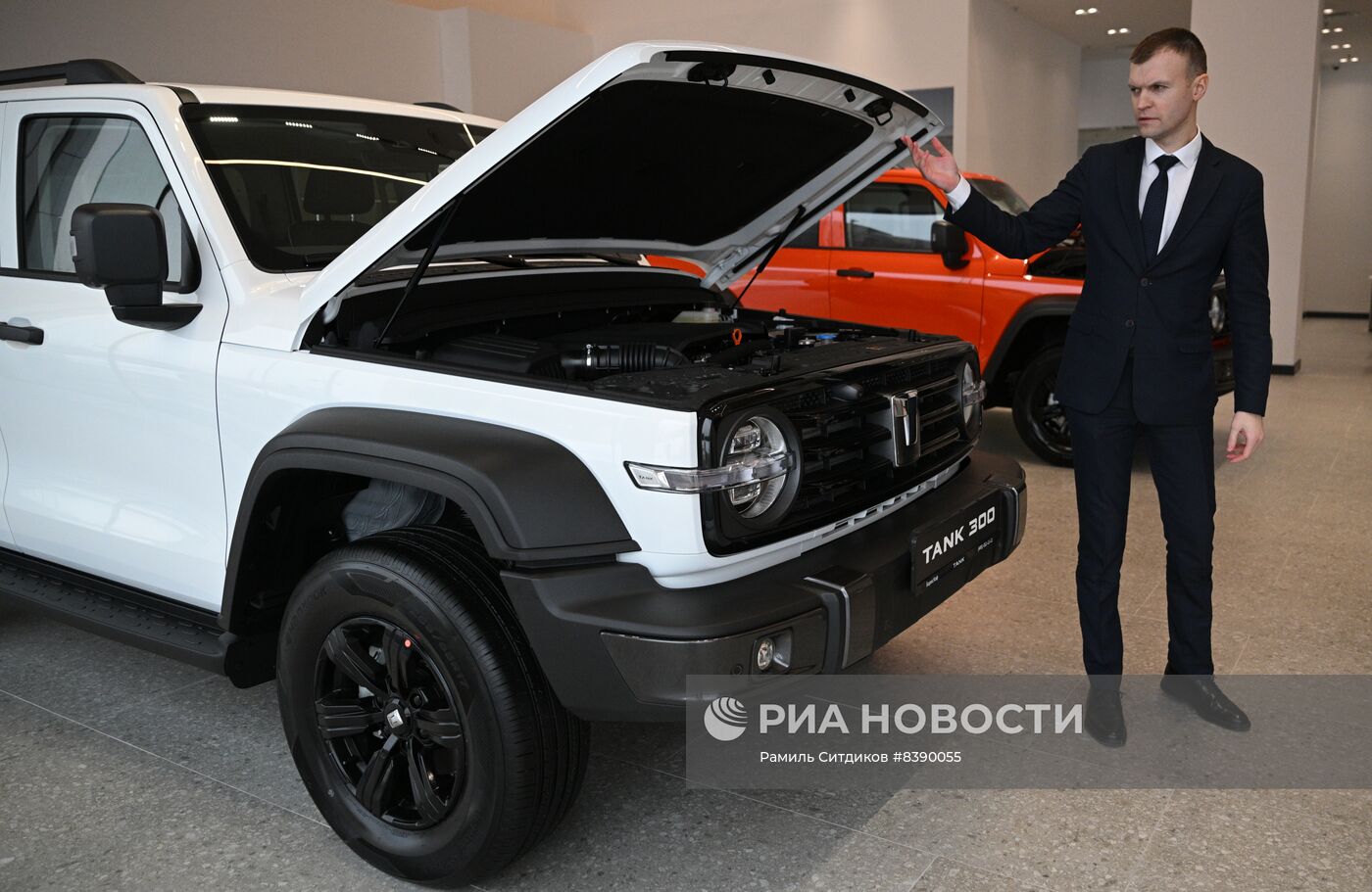 Старт продаж китайских внедорожников Tank 300 в Москве