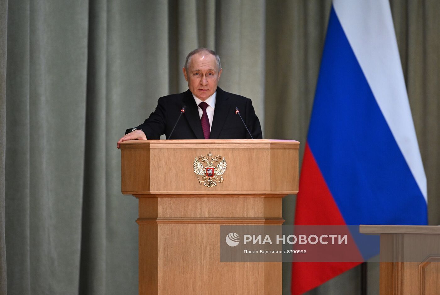 Президент РФ В. Путин принял участие в заседании коллегии Генпрокуратуры