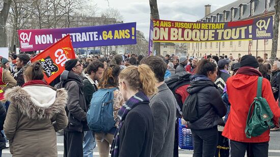 Акция протеста против пенсионной реформы в Париже