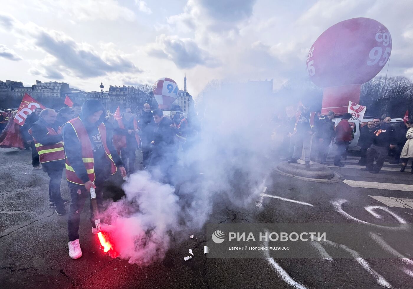 Акция протеста против пенсионной реформы в Париже