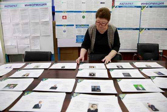 Подготовка избирательных участков к выборам депутатов в Казахстане