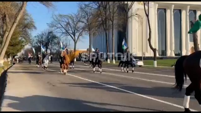 В Ташкенте проходит конный парад, посвященный празднику Навруз