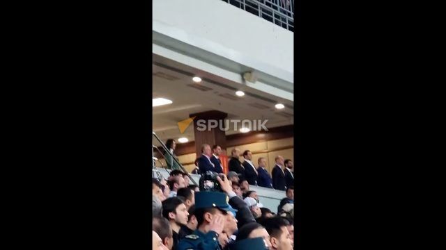 Шавкат Мирзиеев наблюдает за матчем Узбекистан - Ирак