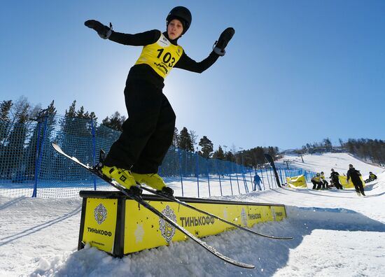 Соревнования по горнолыжному спорту для детей в Красноярске