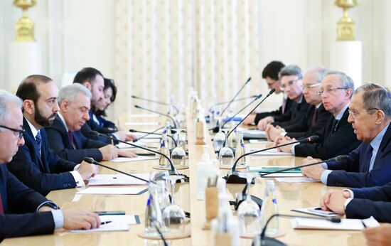 Встреча глав МИД РФ и Армении С. Лаврова и А. Мирзояна
