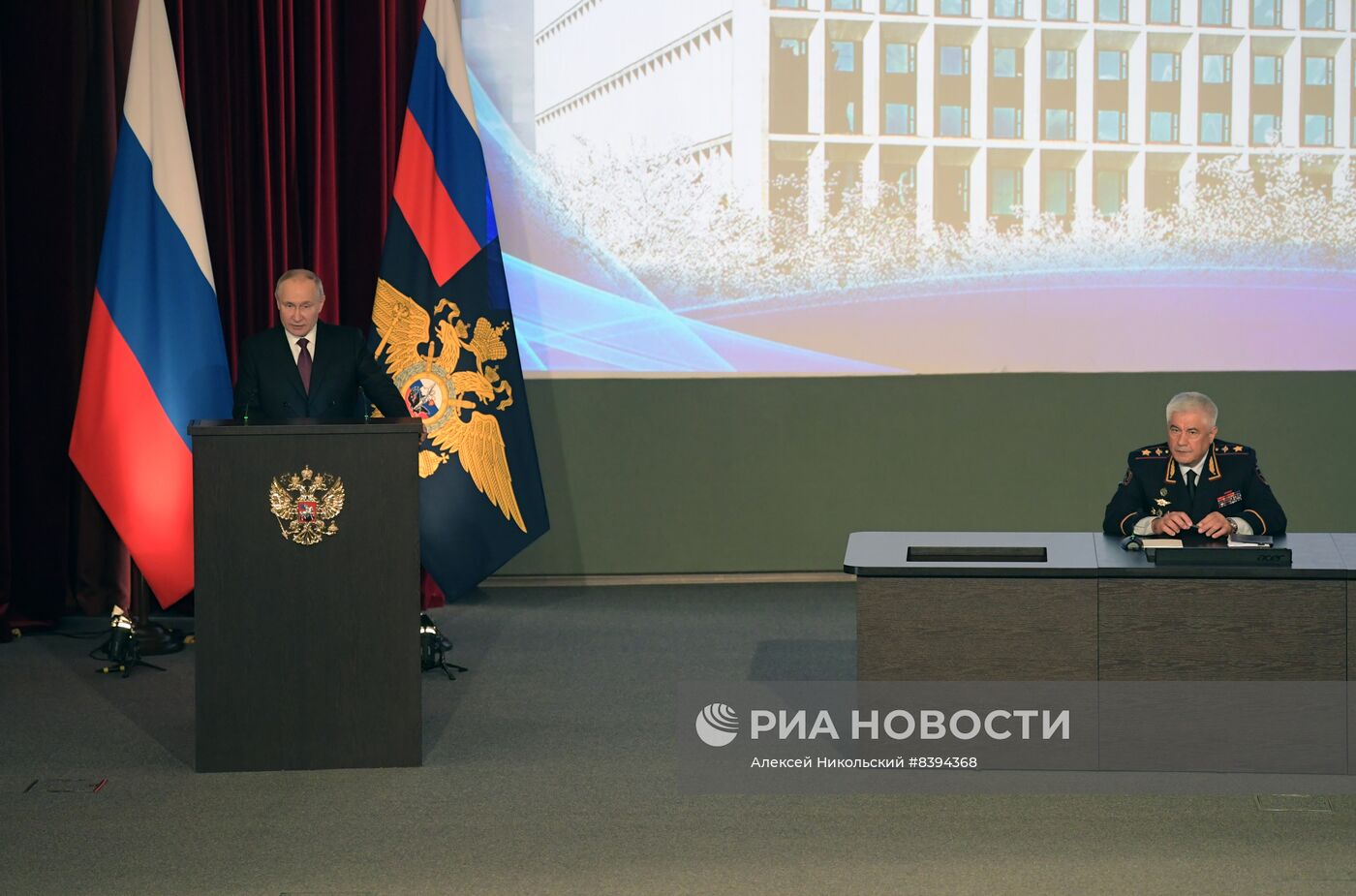 Президент РФ В. Путин принял участие в ежегодном расширенном заседании коллегии МВД России