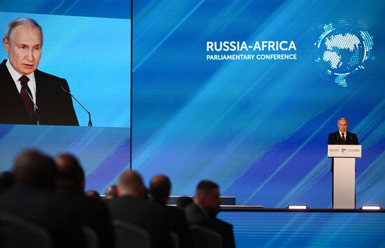 Президент РФ В. Путин выступил на международной парламентской конференции "Россия - Африка в многополярном мире"