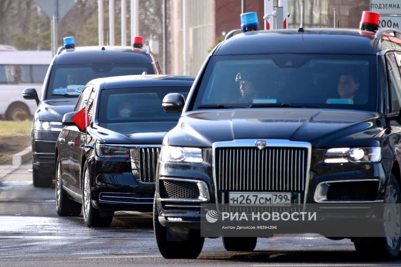 Машины китайской делегации у гостиницы в Москве | РИА Новости Медиабанк